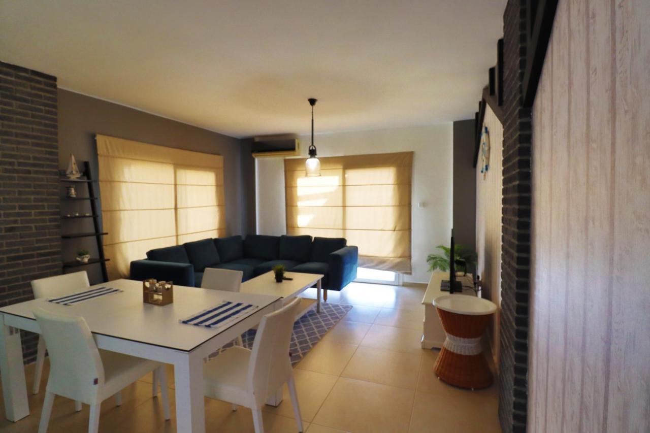 Caesar Beach Villas And Apartments Gastria ภายนอก รูปภาพ