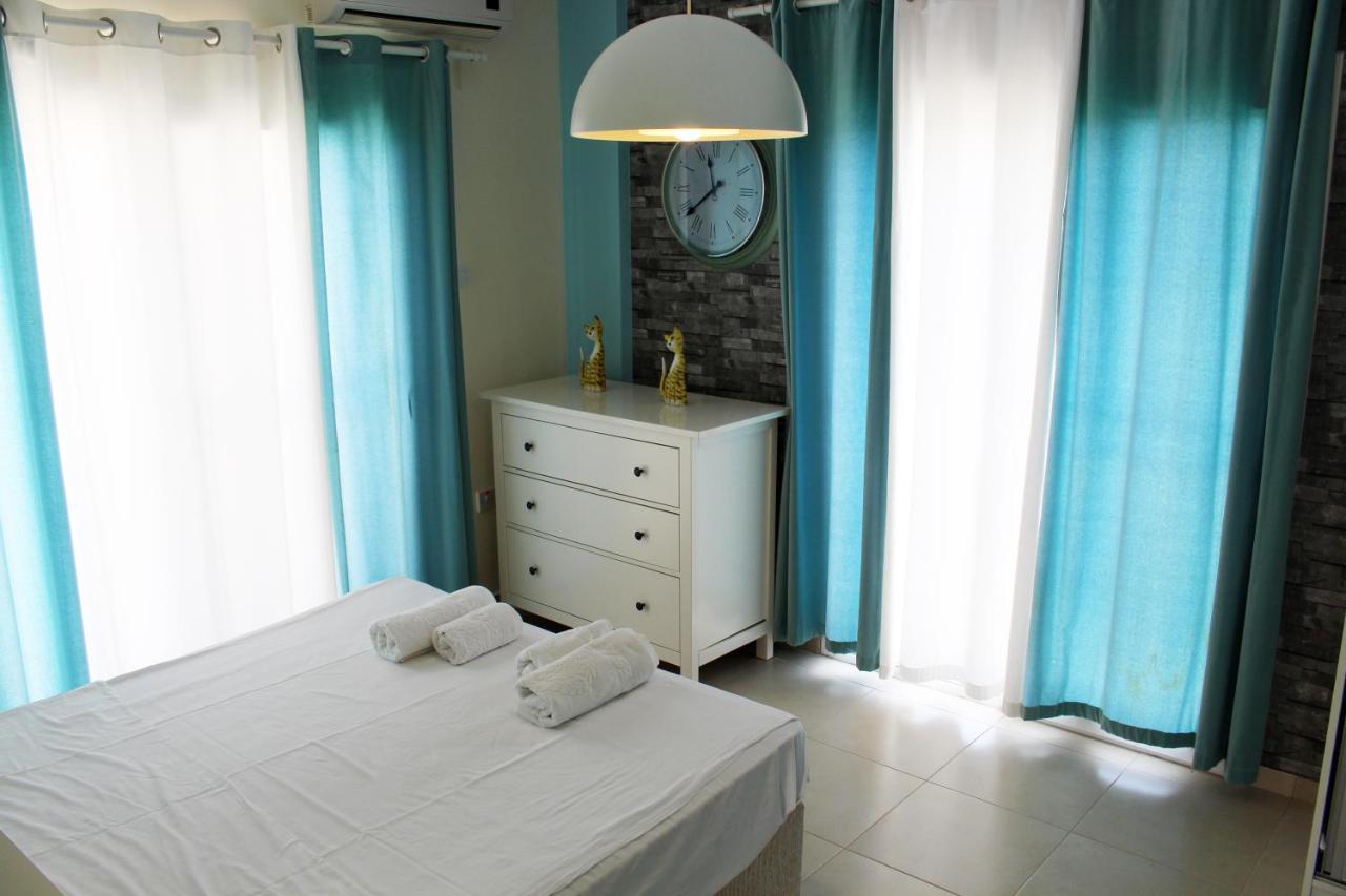 Caesar Beach Villas And Apartments Gastria ภายนอก รูปภาพ